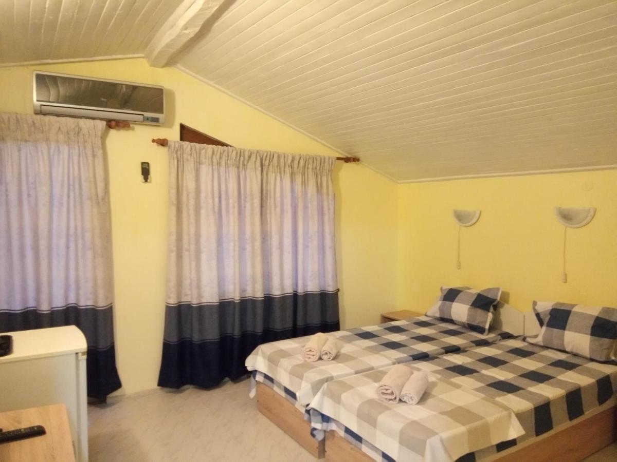 Guesthouse Oasis Kiten  Buitenkant foto